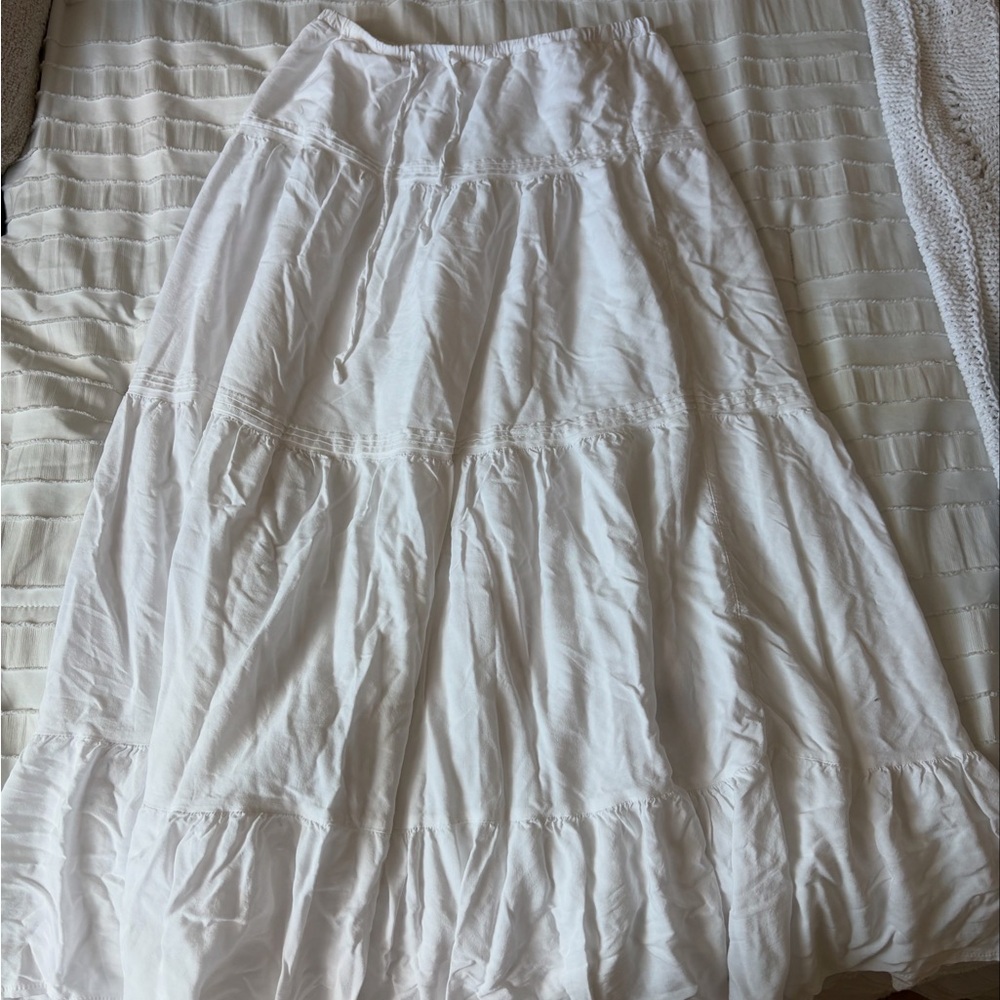 Chic White Maxi Skirt
